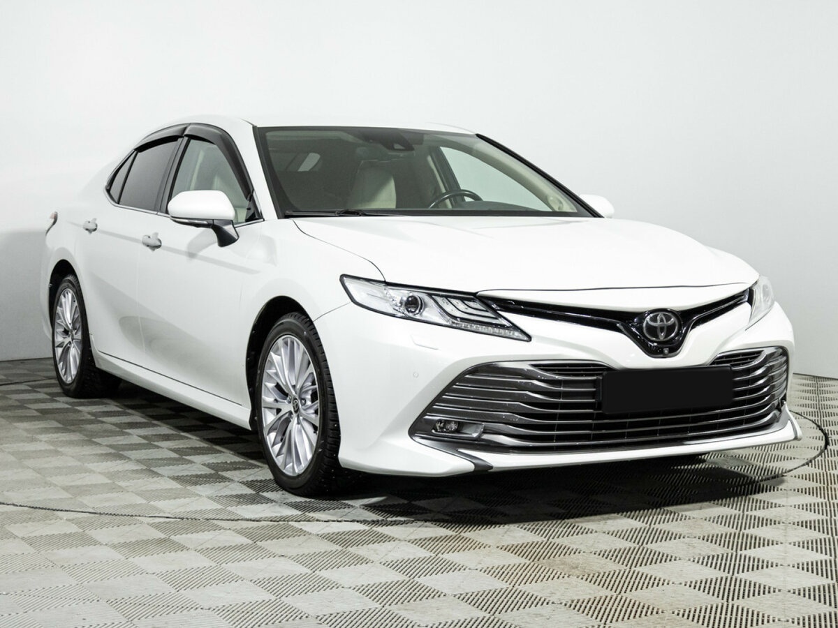 Купить Toyota Camry с пробегом. Фото: #2