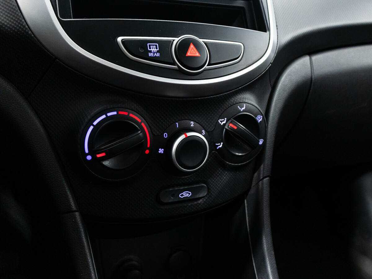 Купить Hyundai Solaris с пробегом. Фото: #14