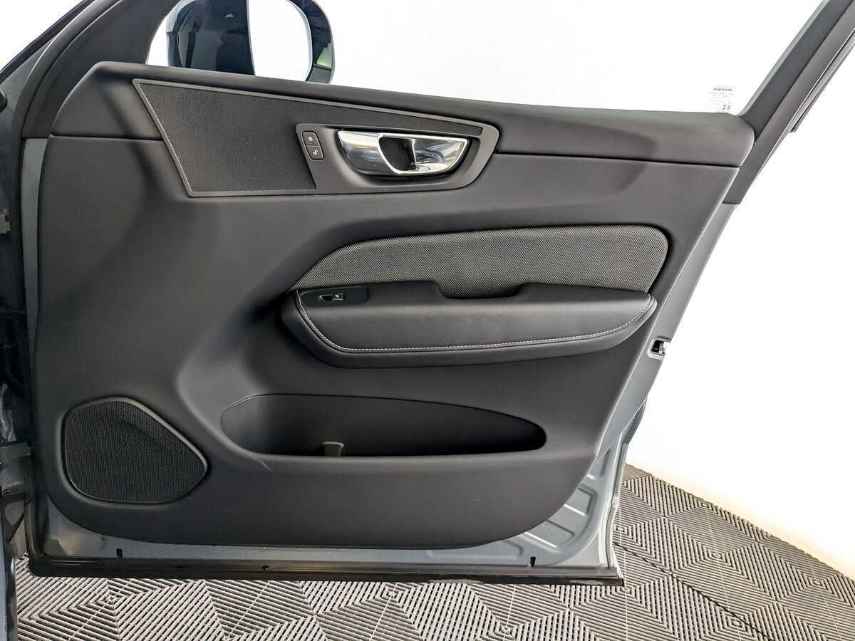Купить Volvo XC60 с пробегом. Фото: #24