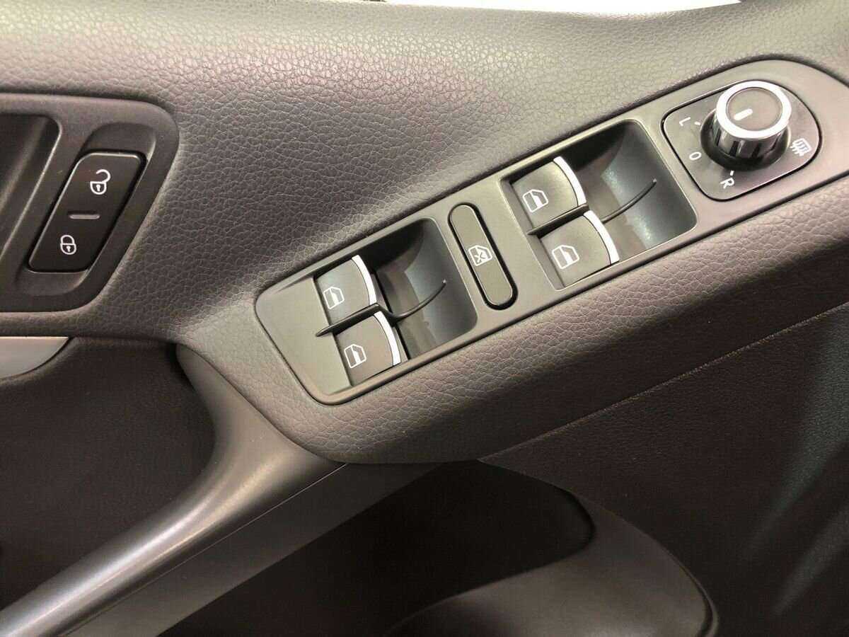 Купить Volkswagen Tiguan с пробегом. Фото: #17