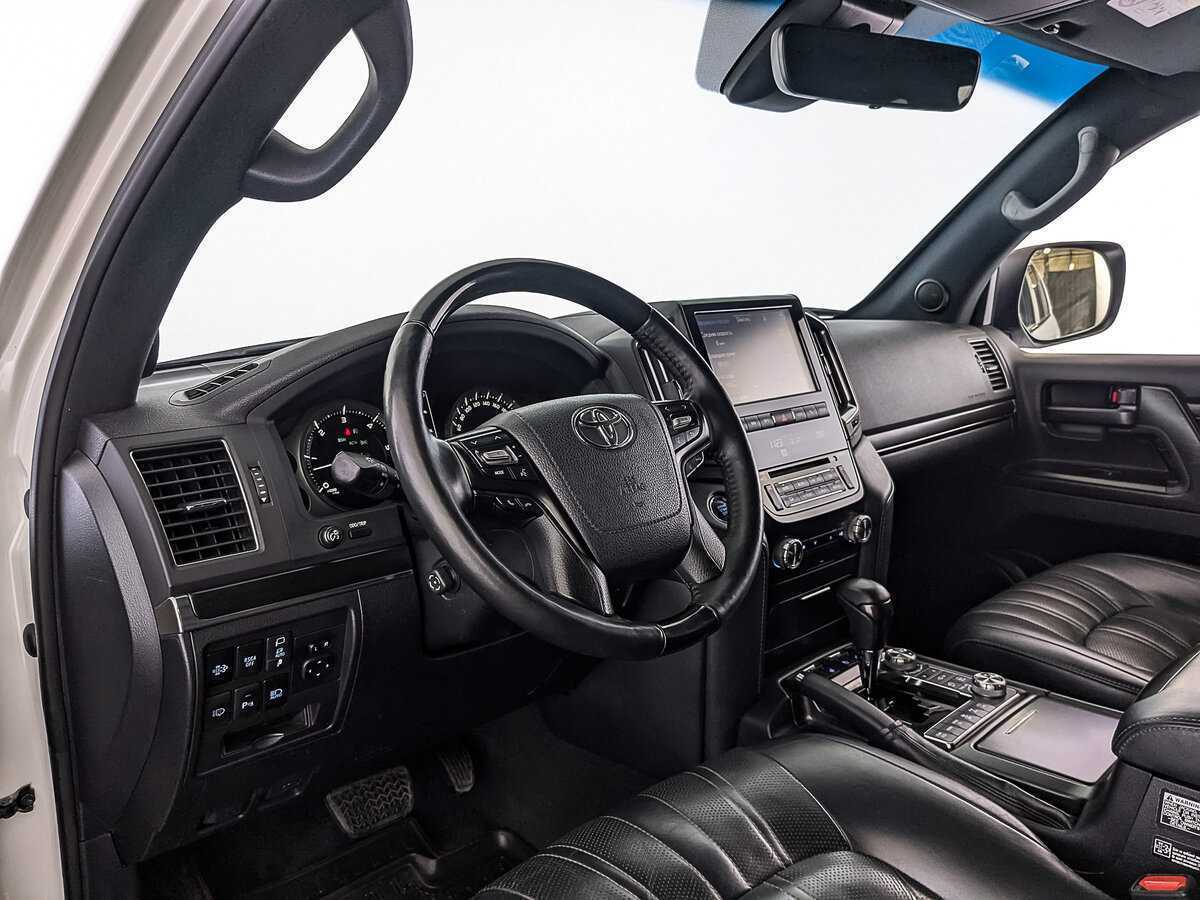 Купить Toyota Land Cruiser с пробегом. Фото: #12