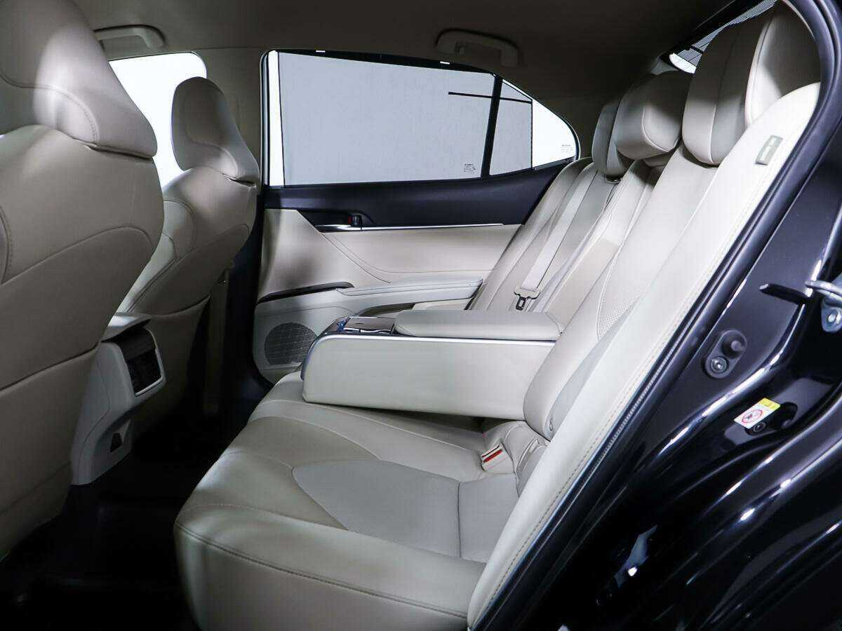 Купить Toyota Camry с пробегом. Фото: #11