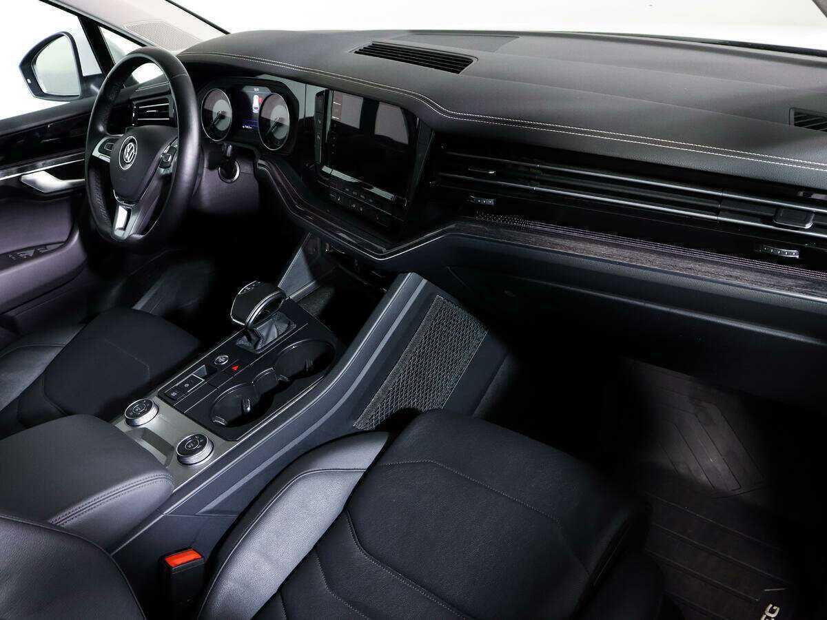 Купить Volkswagen Touareg с пробегом. Фото: #6