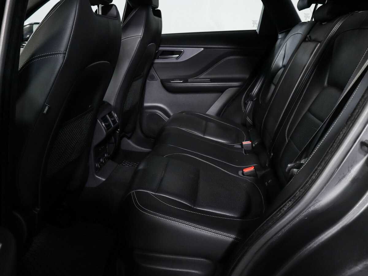 Купить Jaguar F-Pace с пробегом. Фото: #9