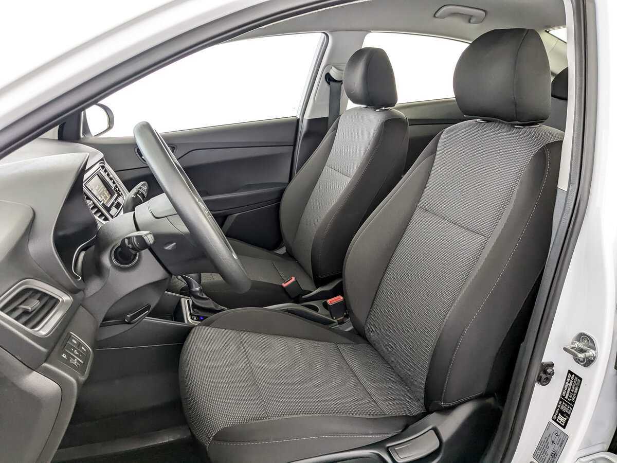 Купить Hyundai Solaris с пробегом. Фото: #14