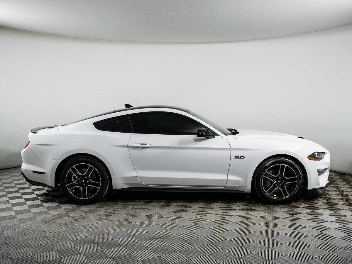 Купить Ford Mustang с пробегом. Фото: #3