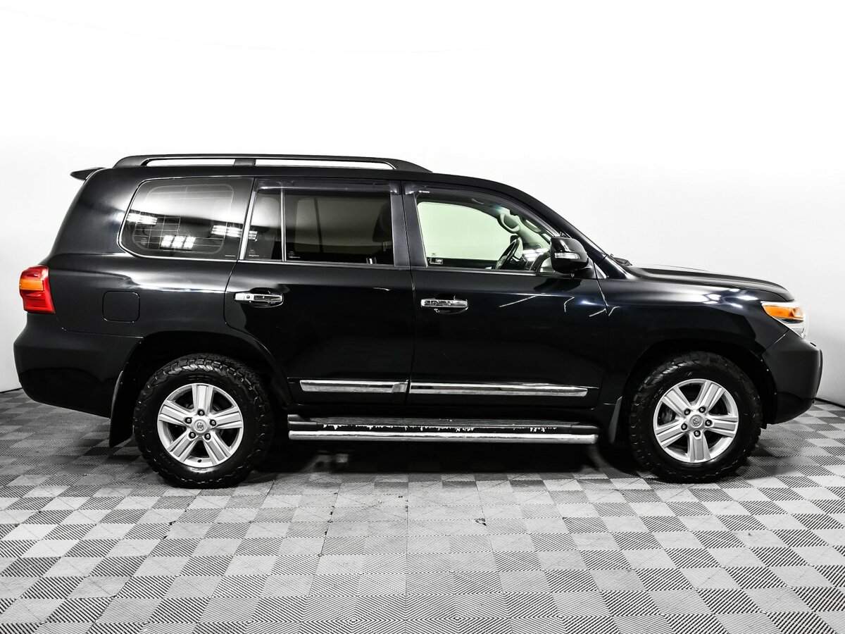 Купить Toyota Land Cruiser с пробегом. Фото: #3