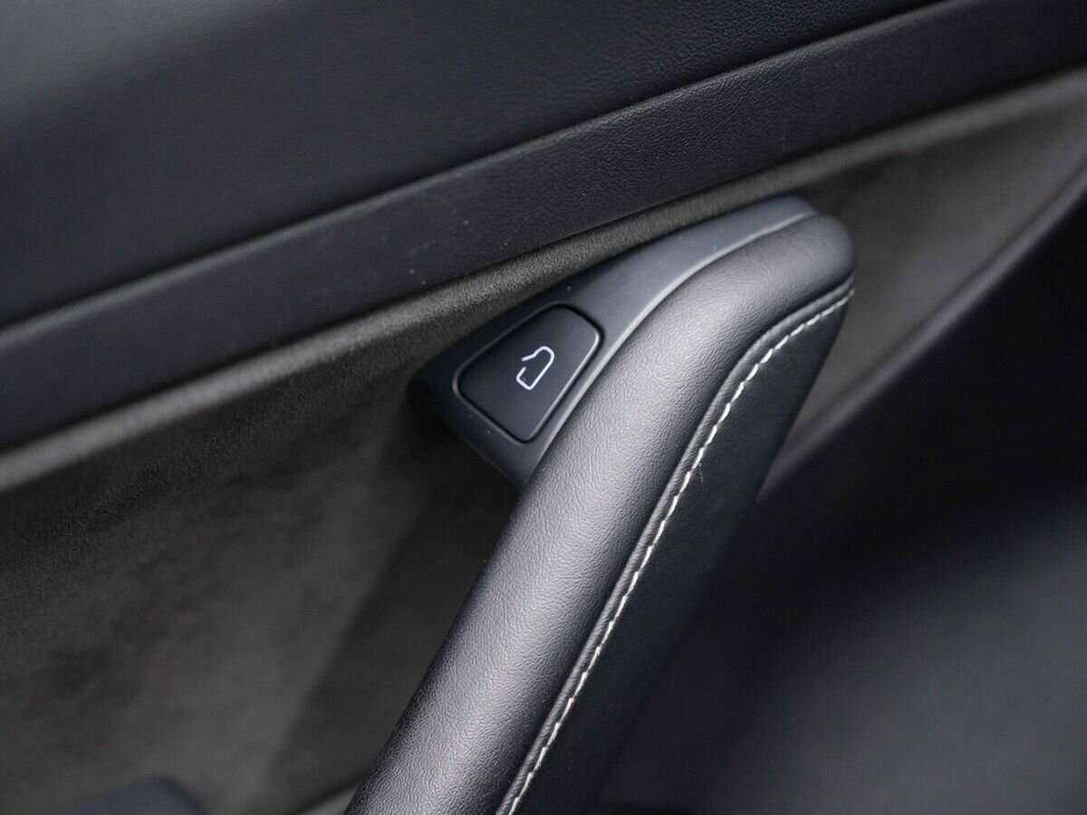Купить Tesla Model 3 с пробегом. Фото: #17