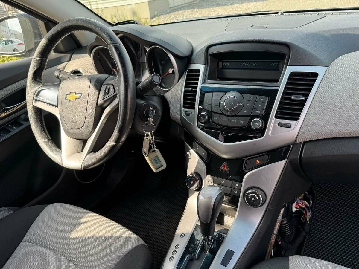Купить Chevrolet Cruze с пробегом. Фото: #6