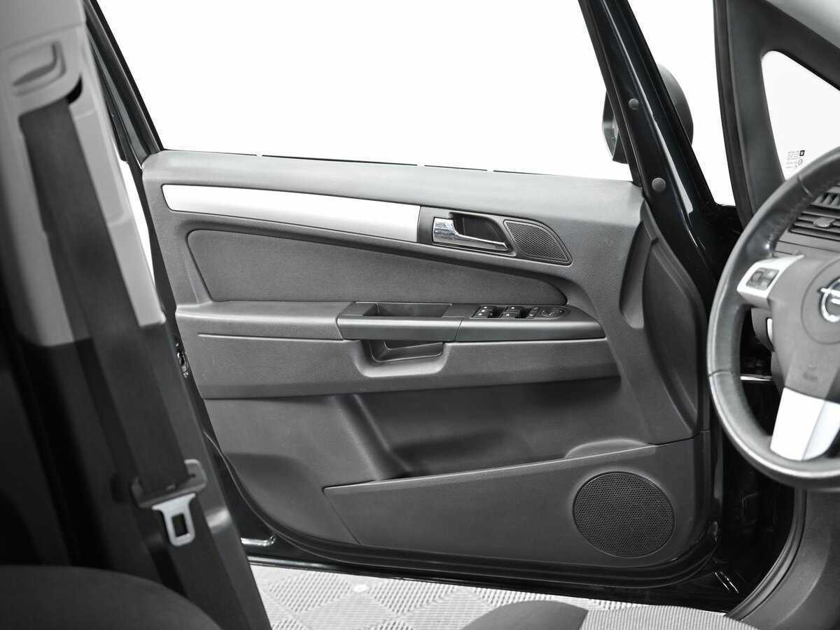 Купить Opel Zafira с пробегом. Фото: #4