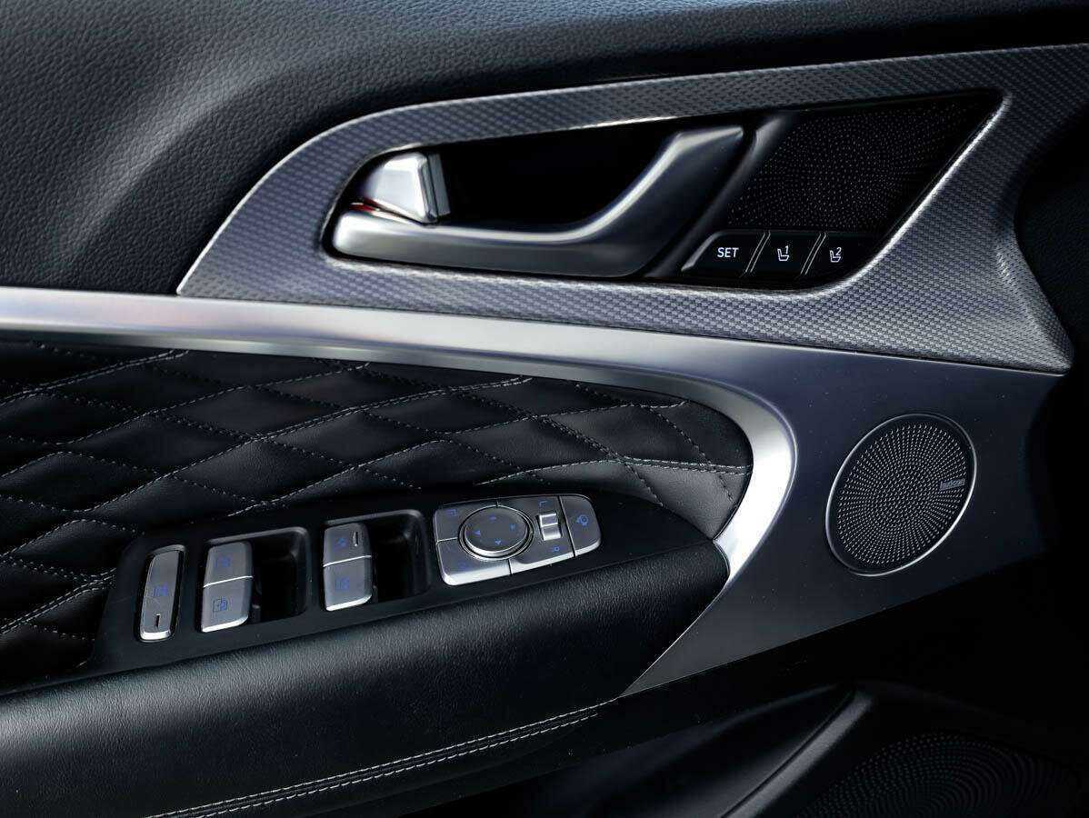 Купить Genesis G70 с пробегом. Фото: #14
