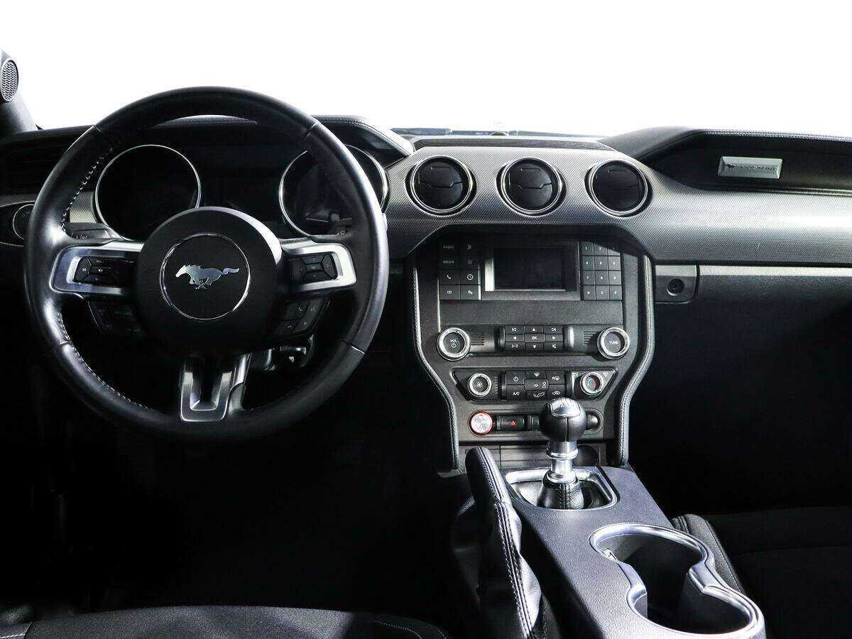 Купить Ford Mustang с пробегом. Фото: #11