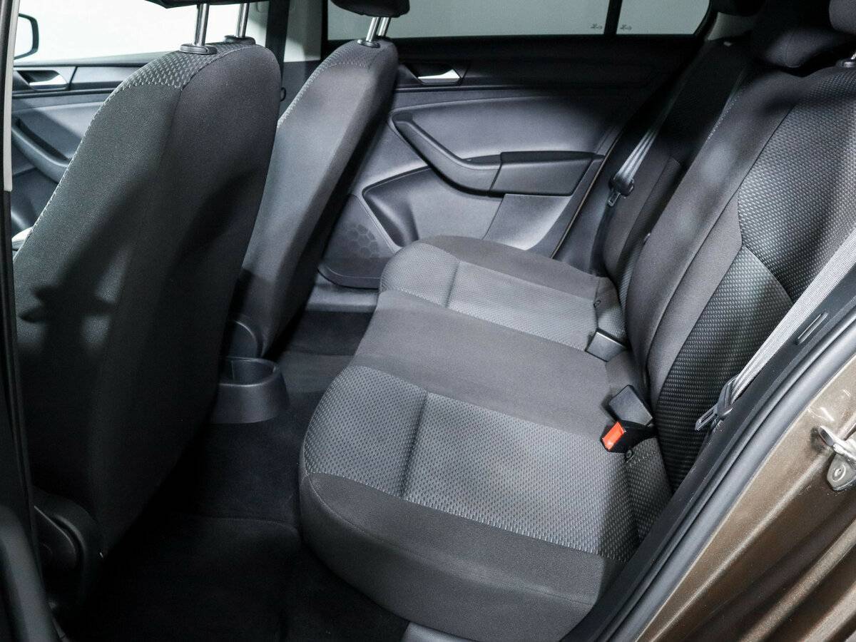 Купить Volkswagen Polo с пробегом. Фото: #6