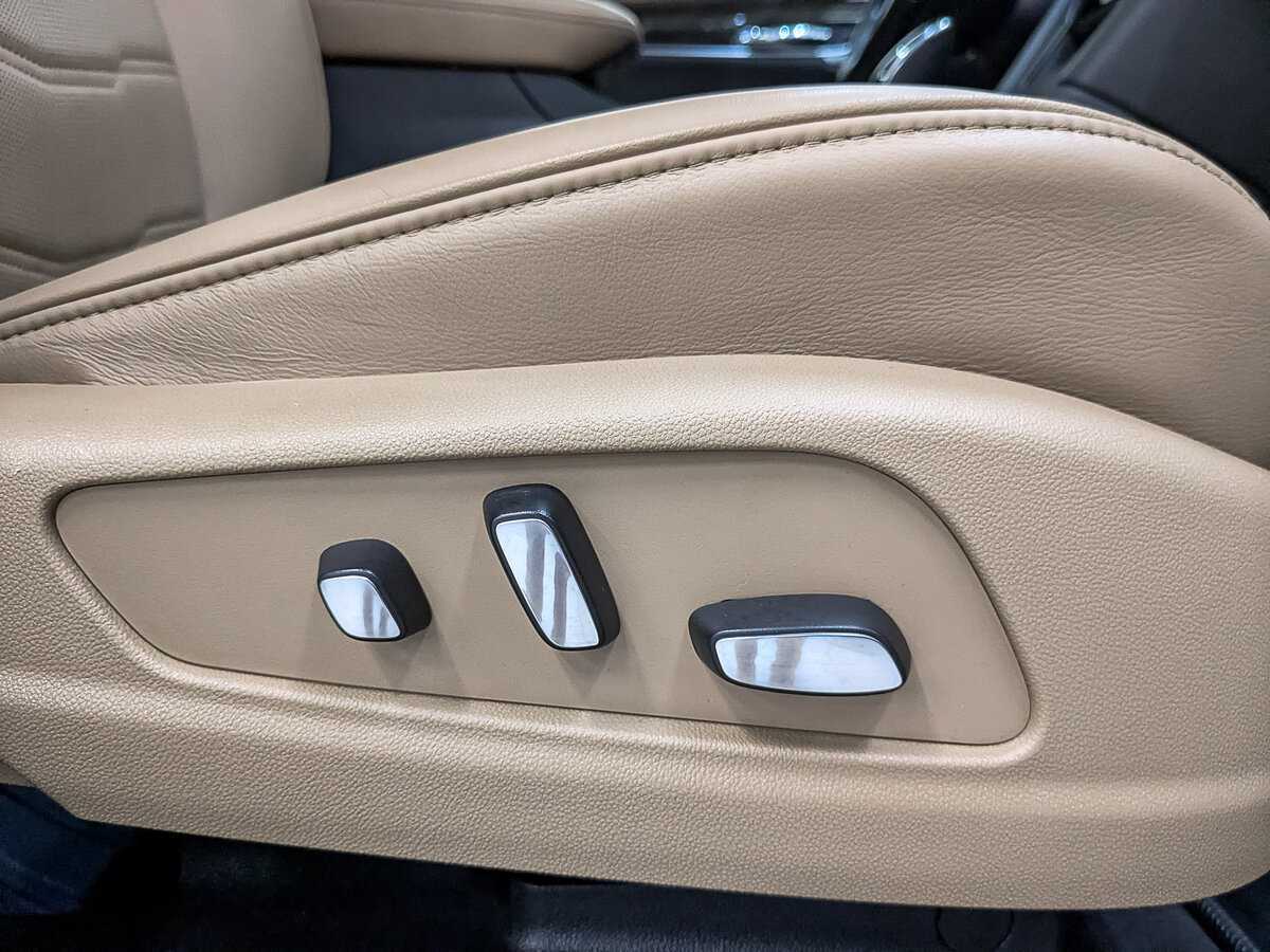 Купить Cadillac XT6 с пробегом. Фото: #22