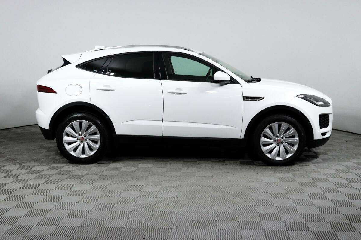 Купить Jaguar E-Pace с пробегом. Фото: #3