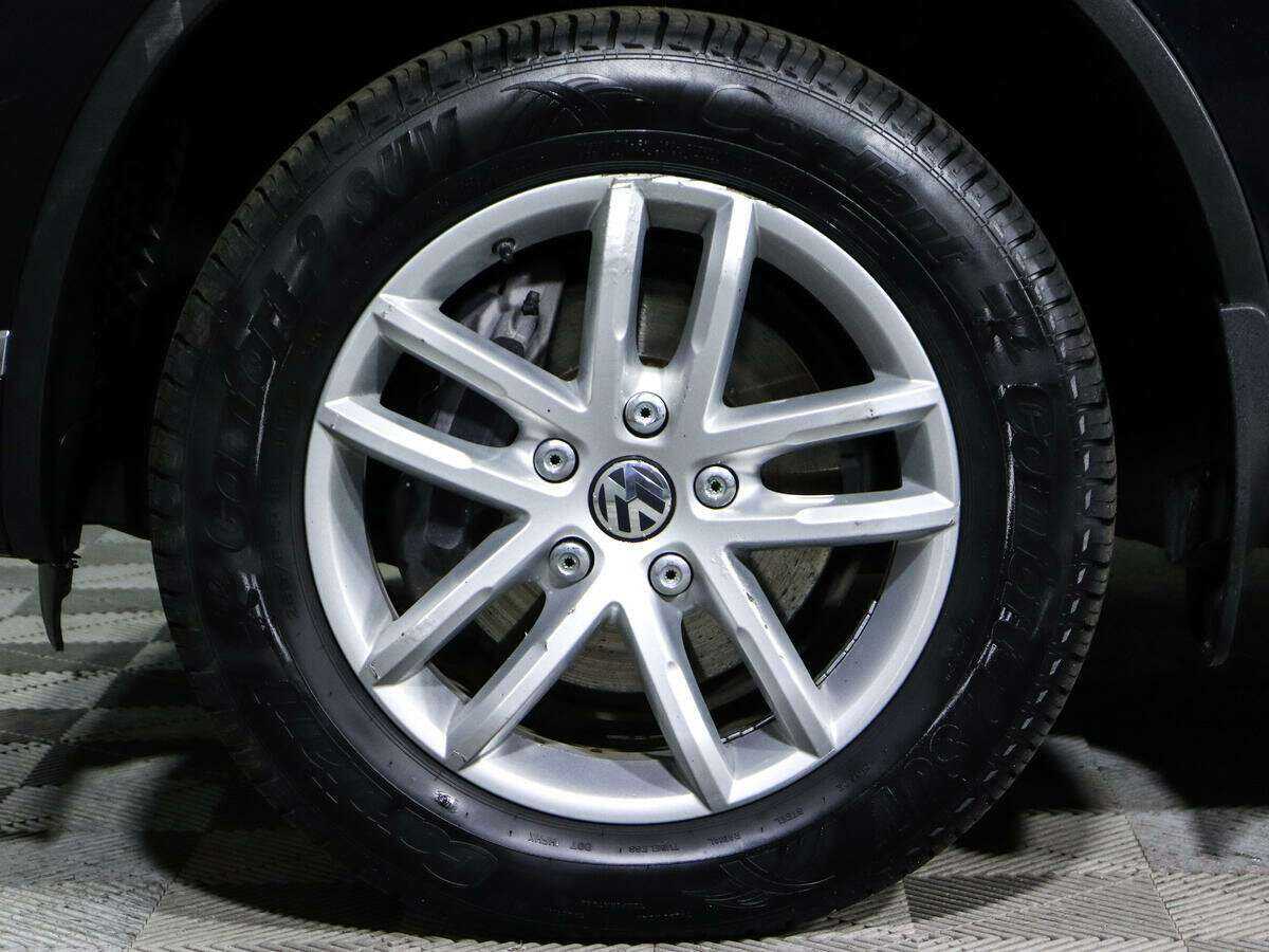 Купить Volkswagen Touareg с пробегом. Фото: #20