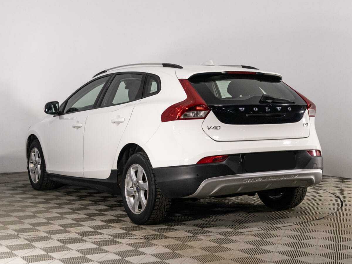 Купить Volvo V40 Cross Country с пробегом. Фото: #6