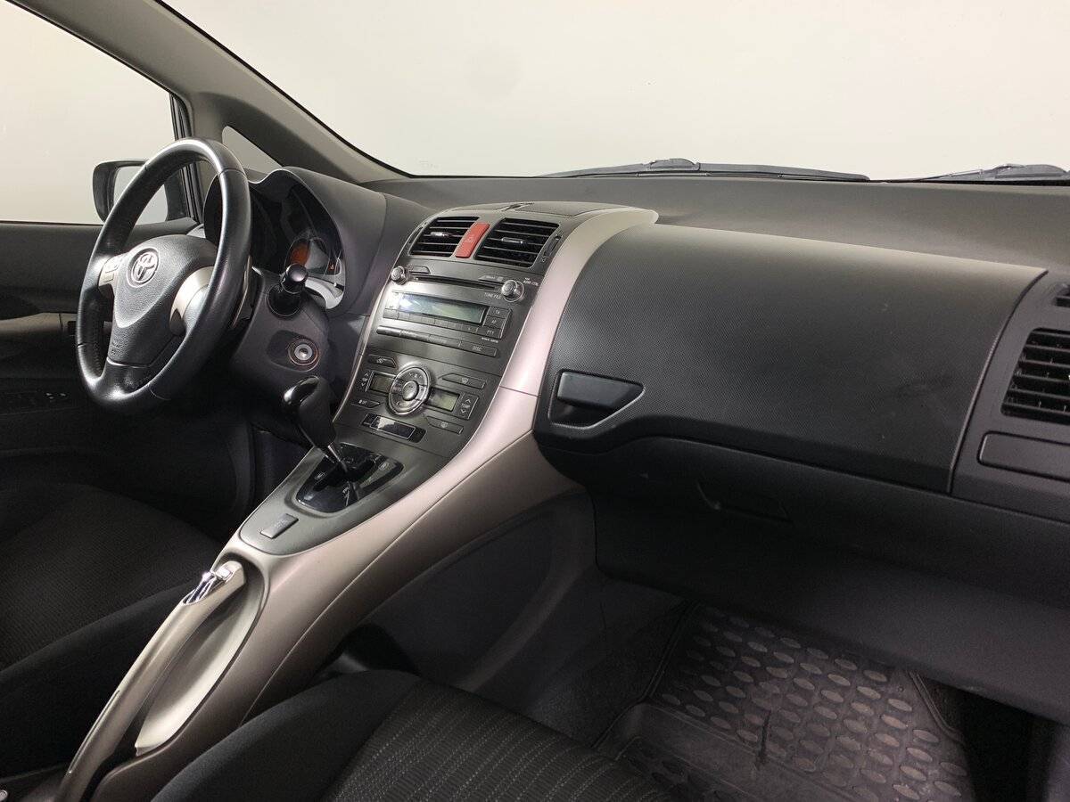 Купить Toyota Auris с пробегом. Фото: #12