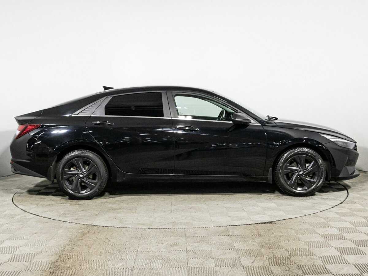 Купить Hyundai Elantra с пробегом. Фото: #3