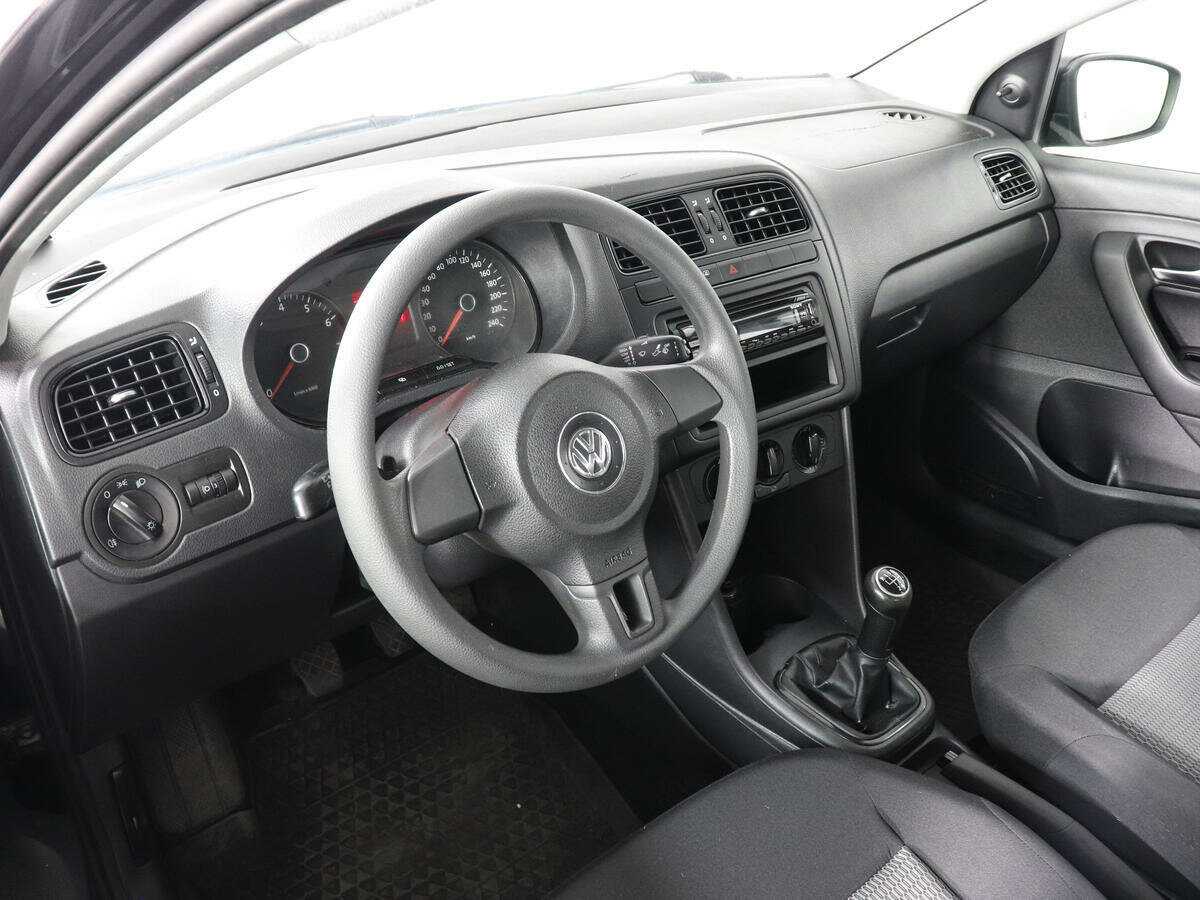 Купить Volkswagen Polo с пробегом. Фото: #4