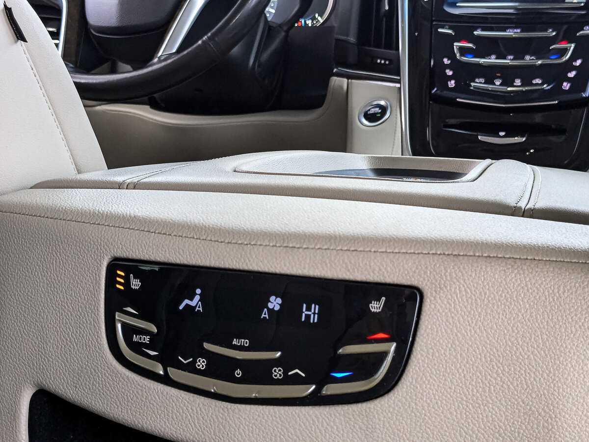 Купить Cadillac Escalade с пробегом. Фото: #29