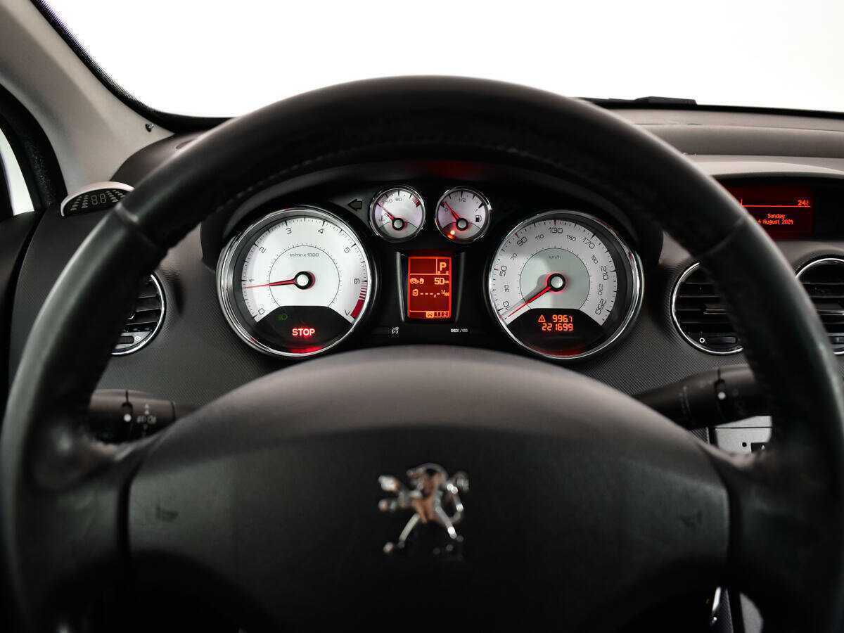Купить Peugeot 308 с пробегом. Фото: #10