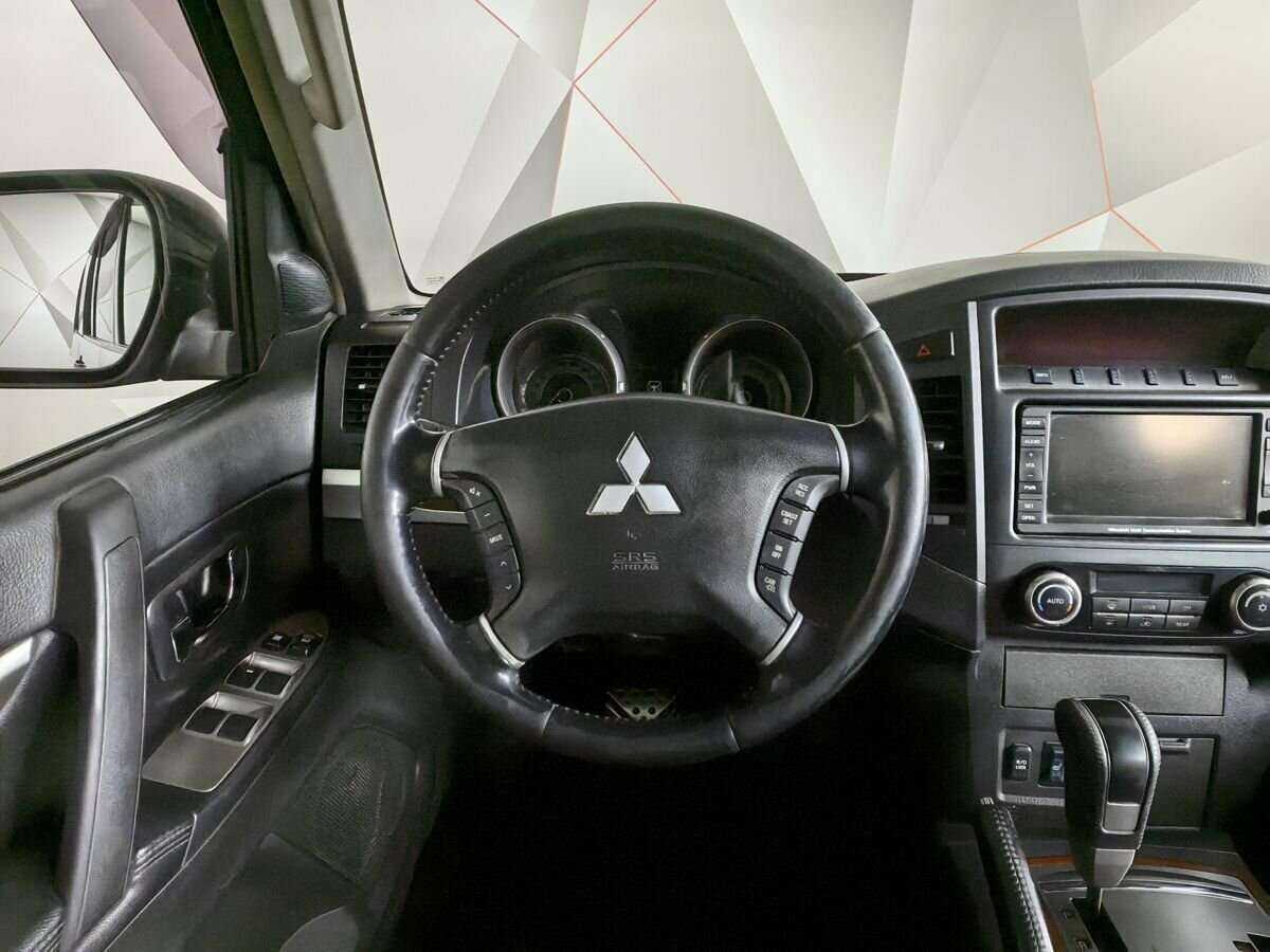 Купить Mitsubishi Pajero с пробегом. Фото: #13