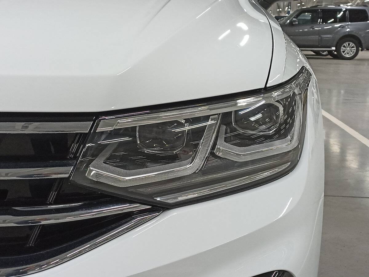 Купить Volkswagen Tiguan с пробегом. Фото: #16