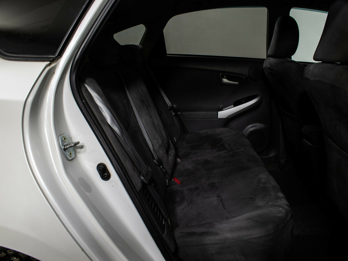 Купить Toyota Prius с пробегом. Фото: #8