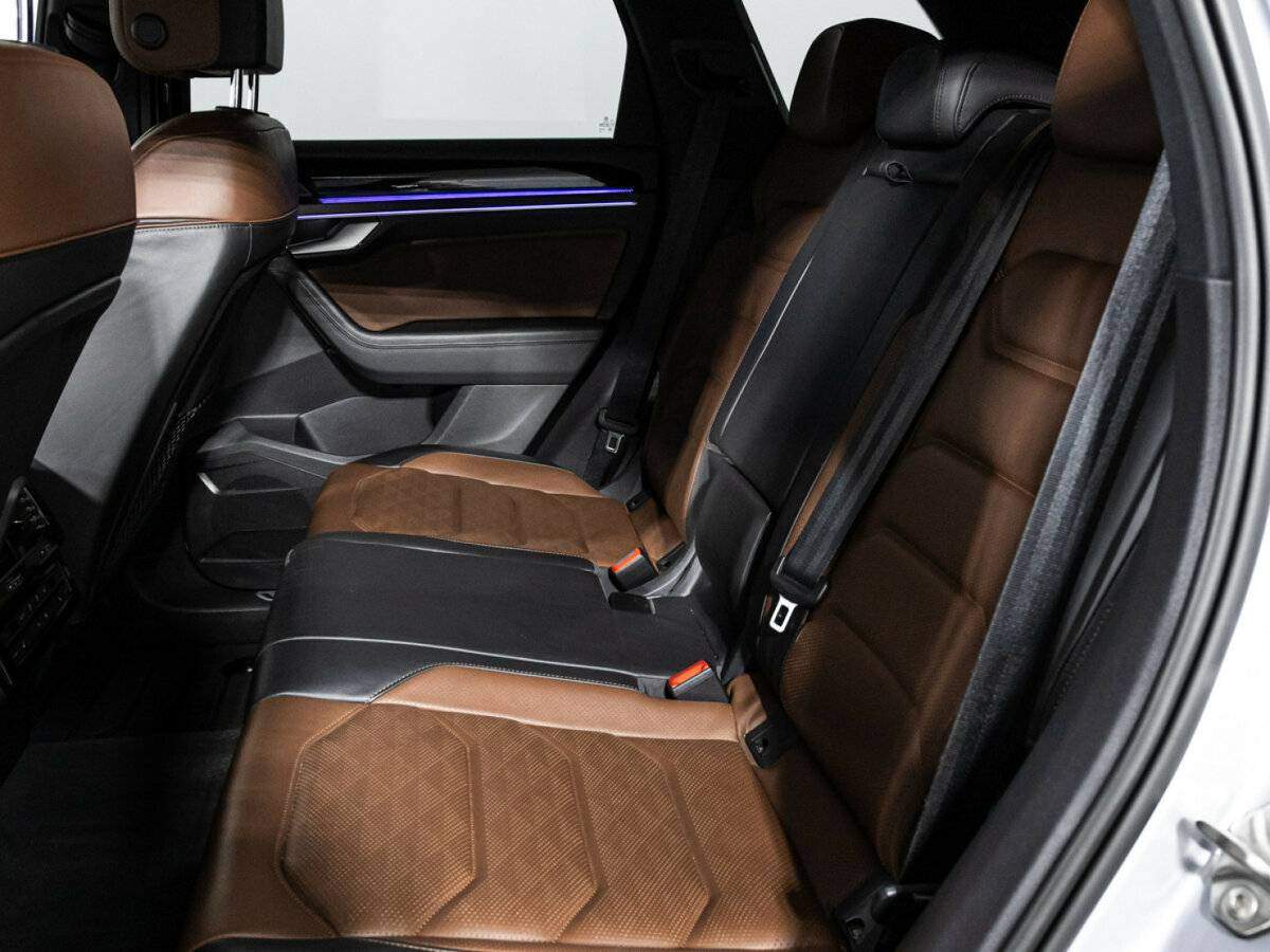Купить Volkswagen Touareg с пробегом. Фото: #9