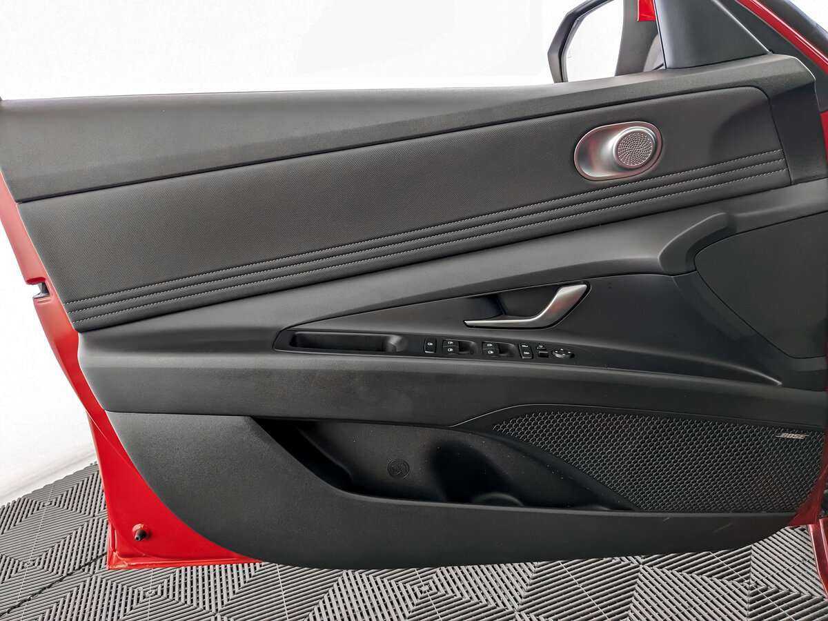 Купить Hyundai Elantra с пробегом. Фото: #18