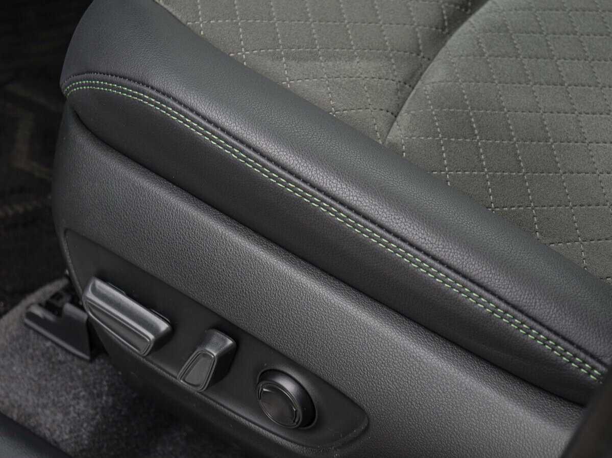Купить Toyota RAV4 с пробегом. Фото: #18