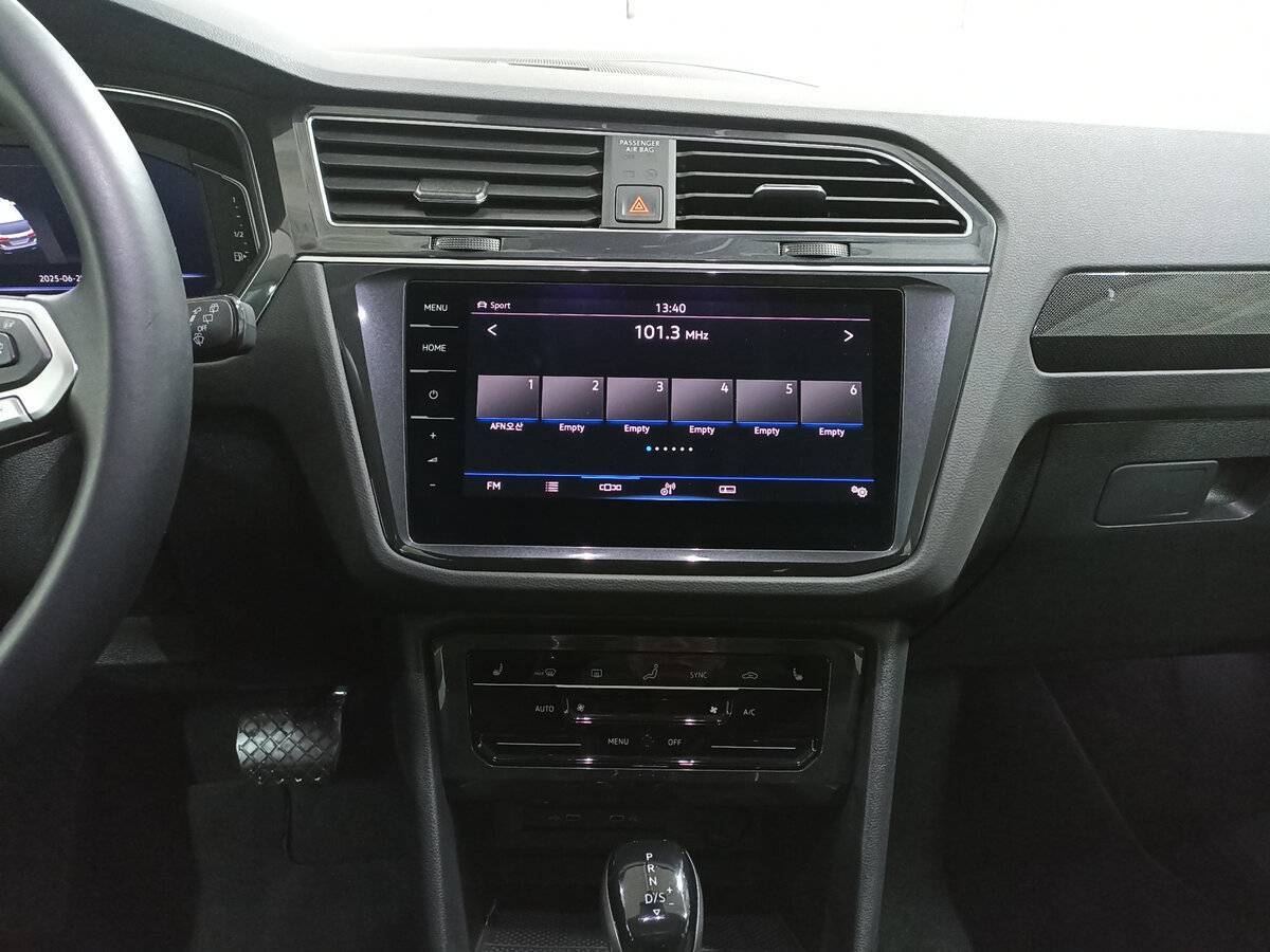 Купить Volkswagen Tiguan с пробегом. Фото: #14
