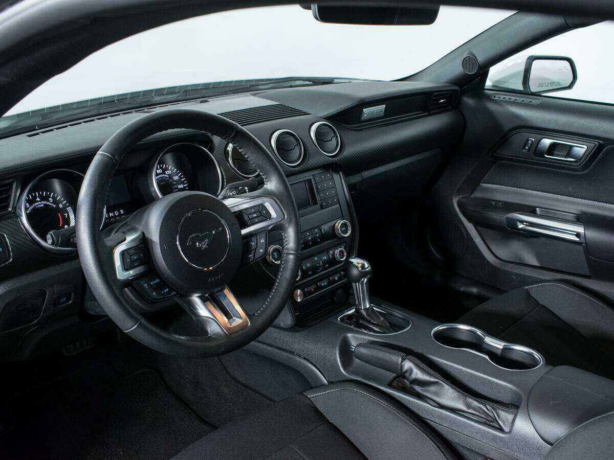 Купить Ford Mustang с пробегом. Фото: #12