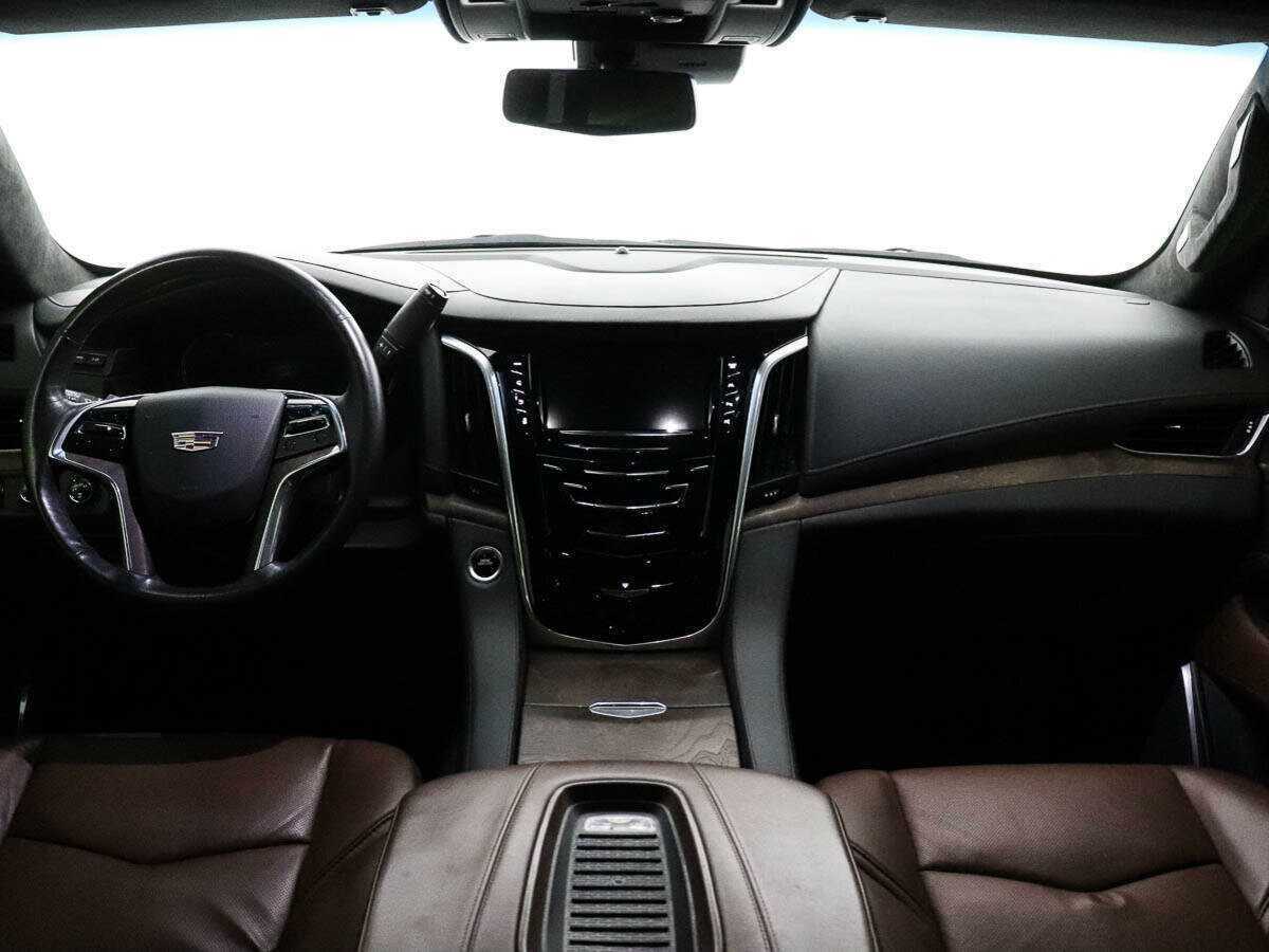 Купить Cadillac Escalade с пробегом. Фото: #16