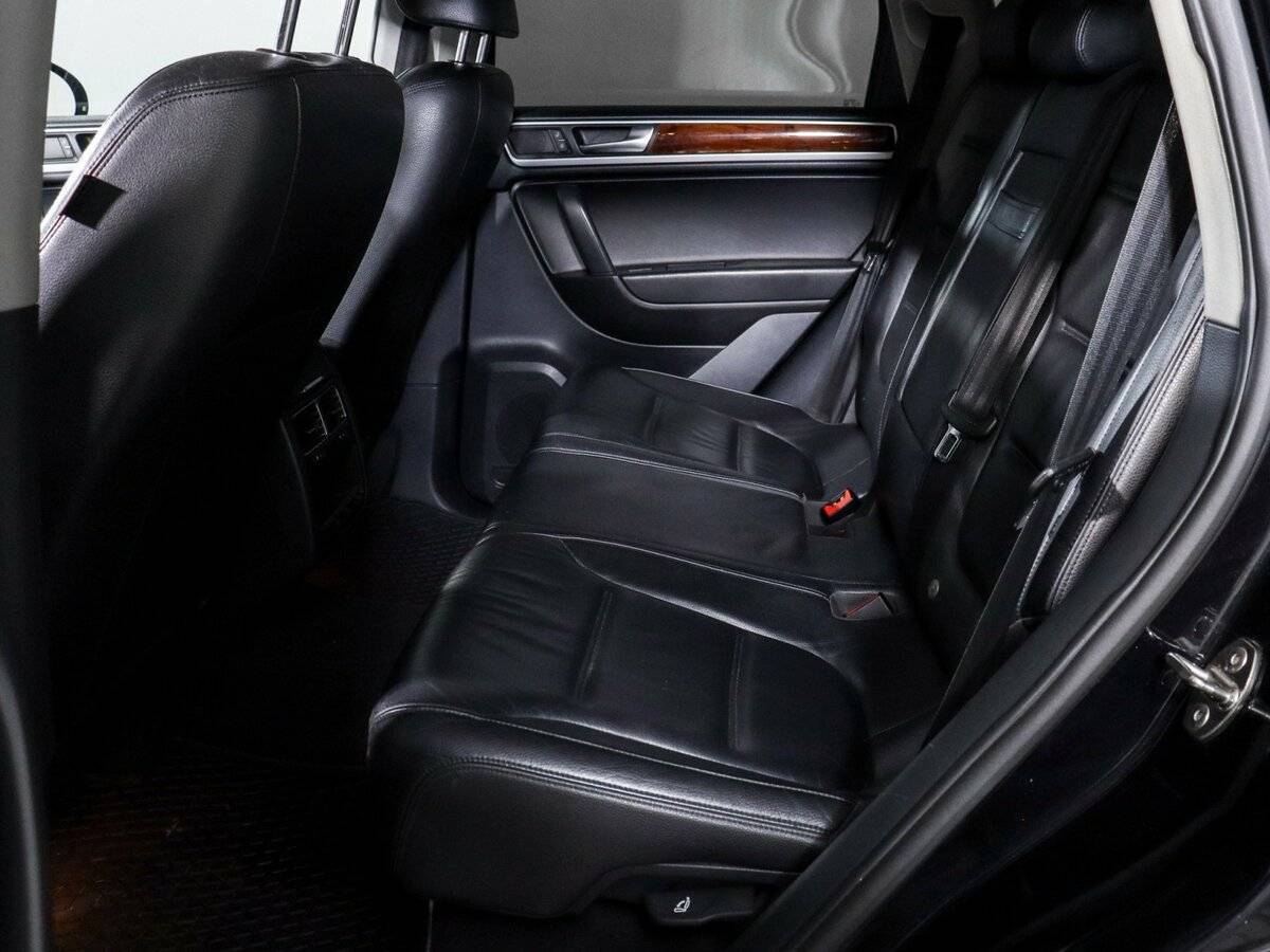 Купить Volkswagen Touareg с пробегом. Фото: #9