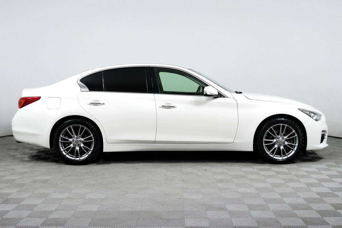 Купить Infiniti Q50 с пробегом. Фото: #3