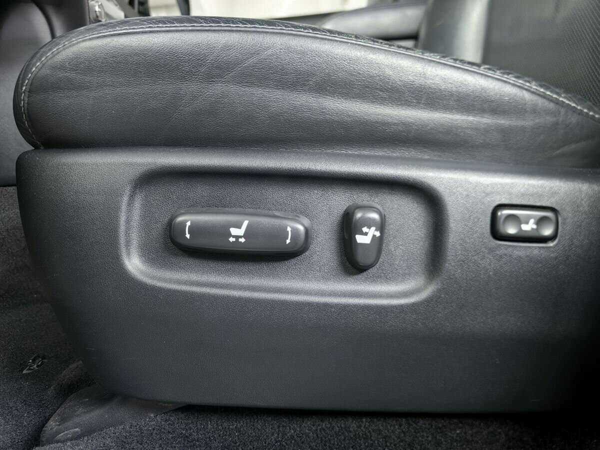 Купить Toyota Land Cruiser с пробегом. Фото: #17