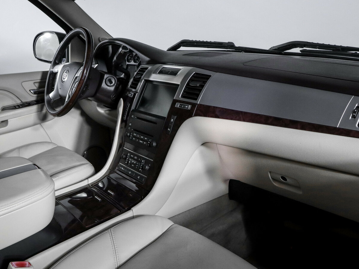Купить Cadillac Escalade с пробегом. Фото: #8