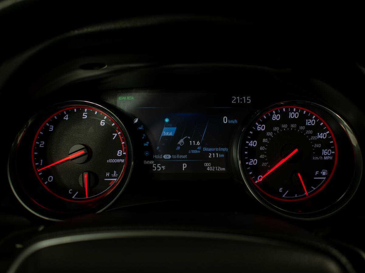 Купить Toyota Camry с пробегом. Фото: #11