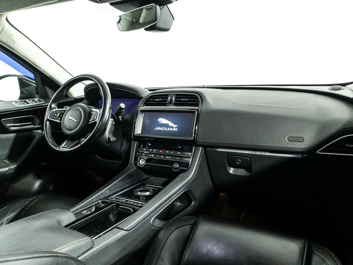 Купить Jaguar F-Pace с пробегом. Фото: #8