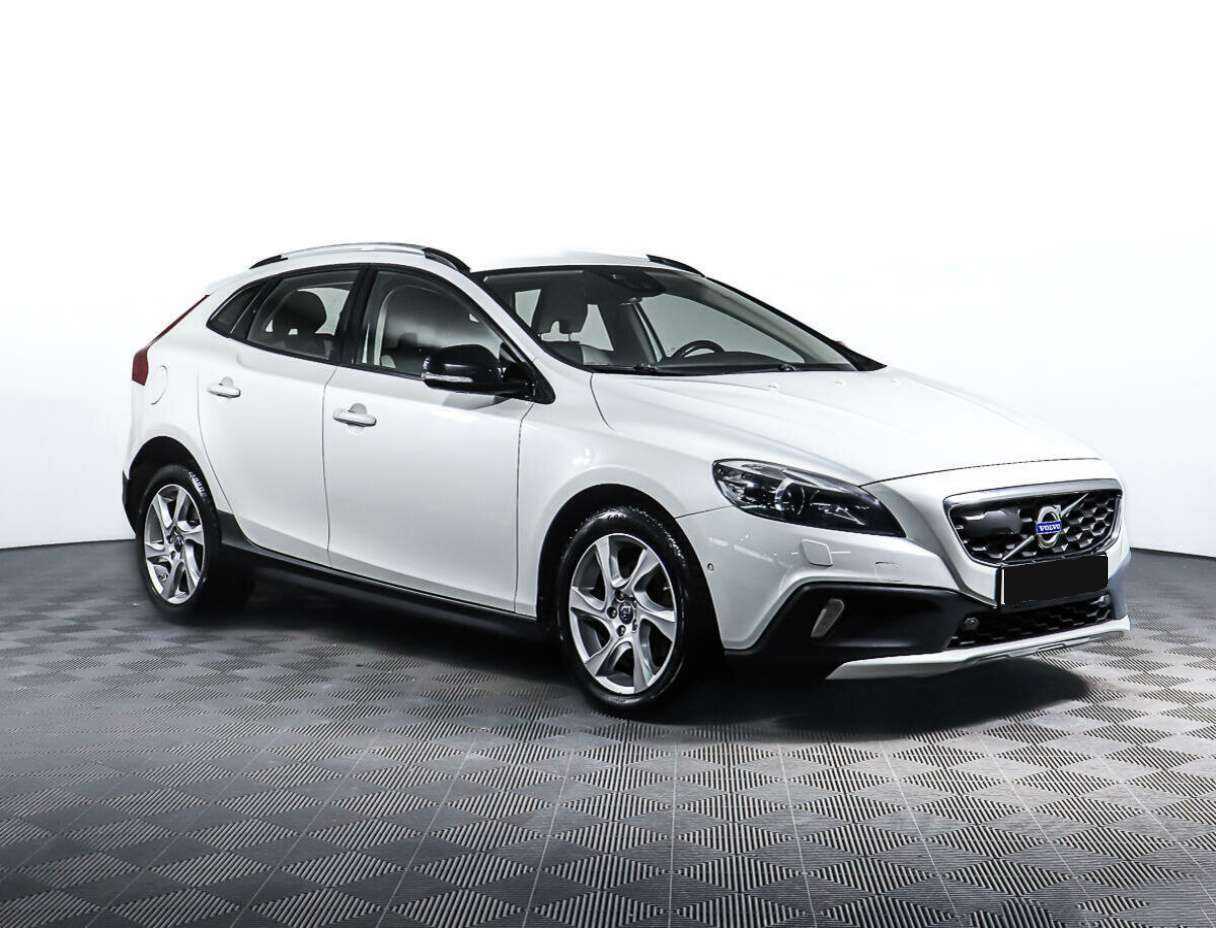 Купить Volvo V40 Cross Country с пробегом. Фото: #2