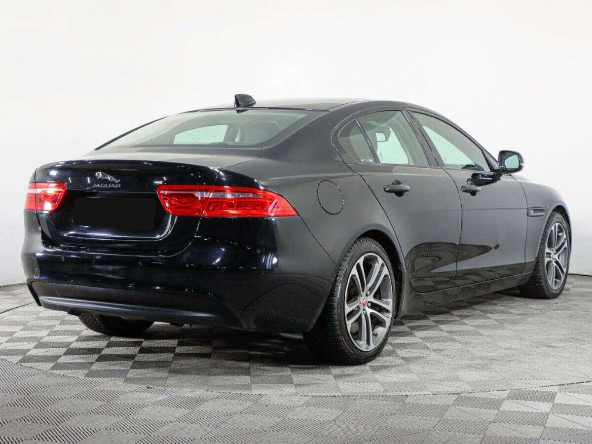 Купить Jaguar XE с пробегом. Фото: #4
