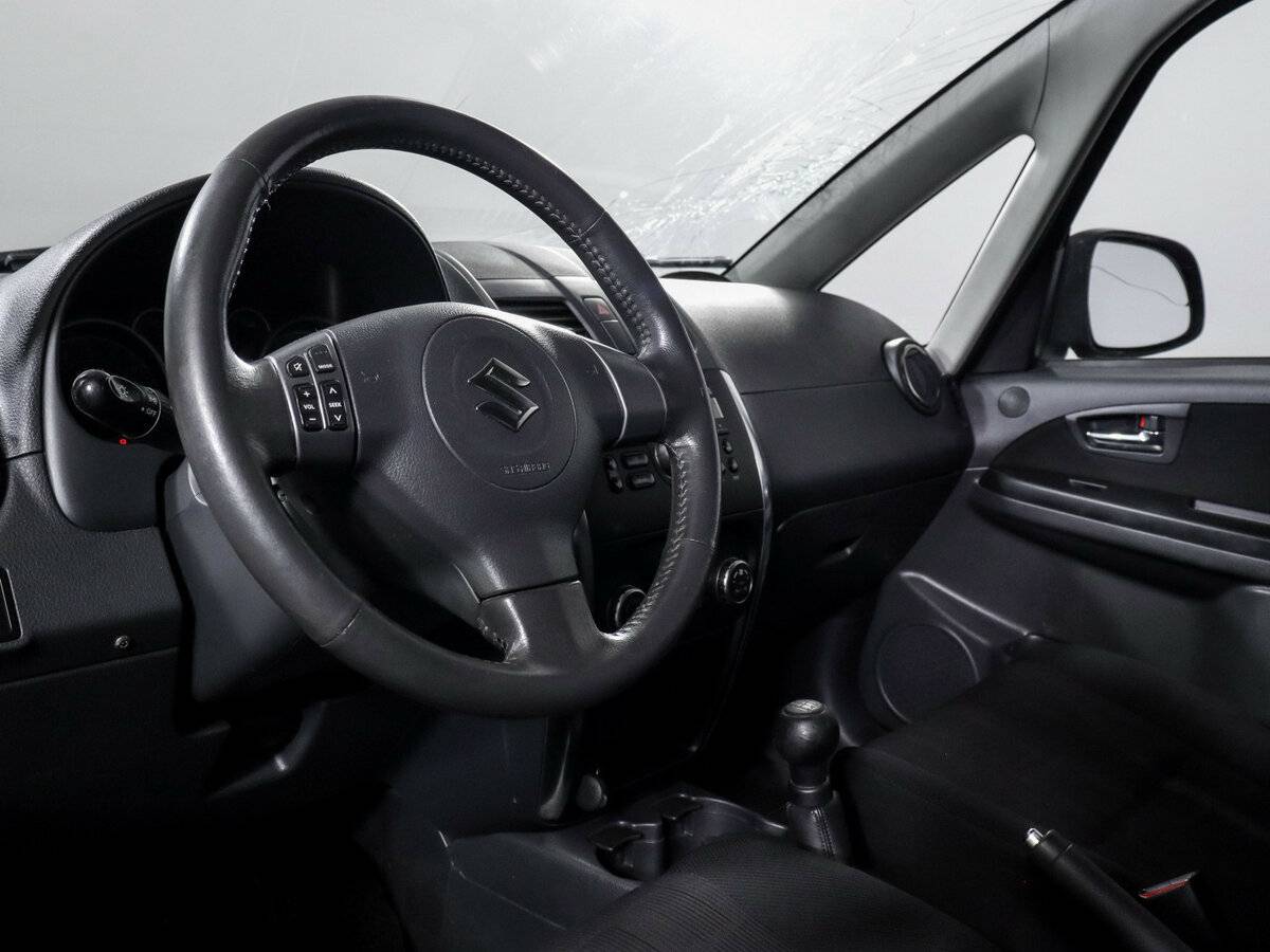 Купить Suzuki SX4 с пробегом. Фото: #11