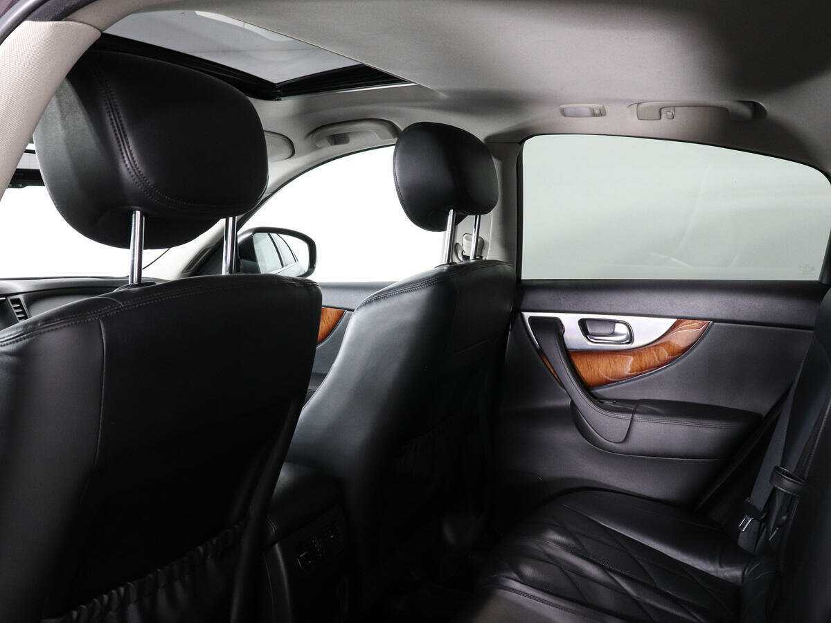 Купить Infiniti FX с пробегом. Фото: #11