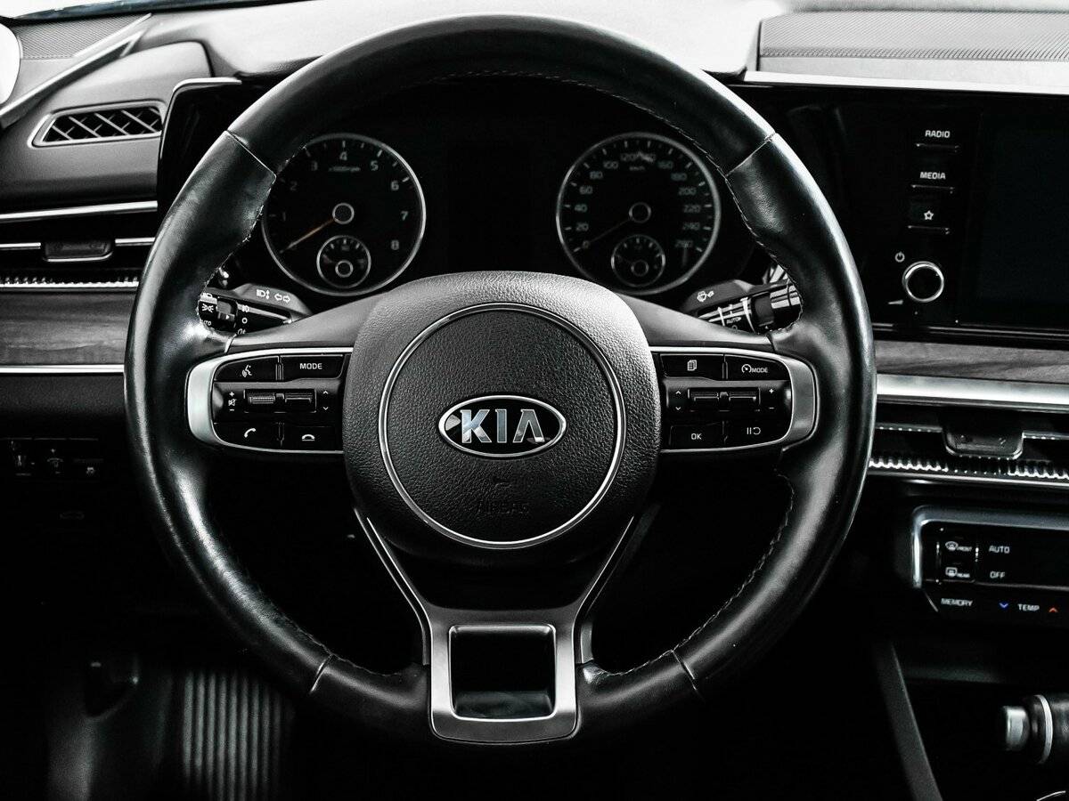 Купить Kia K5 с пробегом. Фото: #11