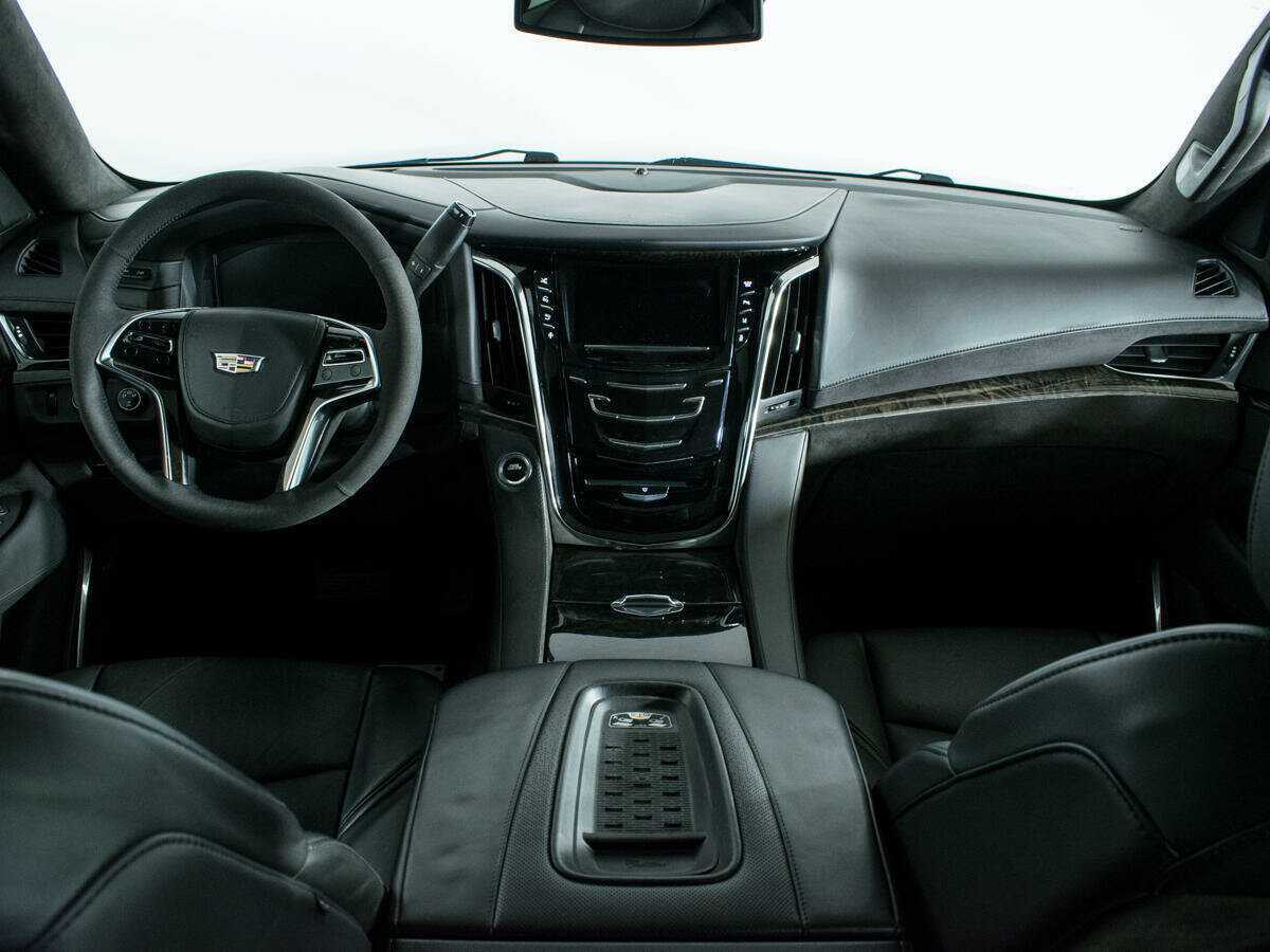 Купить Cadillac Escalade с пробегом. Фото: #11