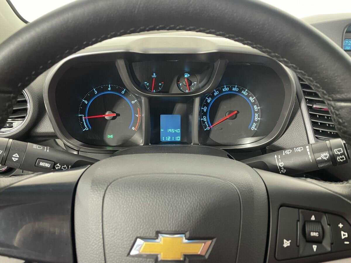 Купить Chevrolet Orlando с пробегом. Фото: #10