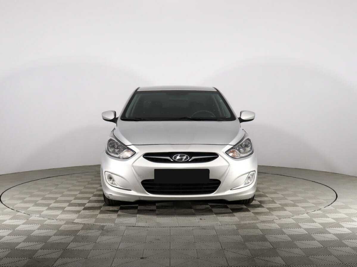 Купить Hyundai Solaris с пробегом. Фото: #1