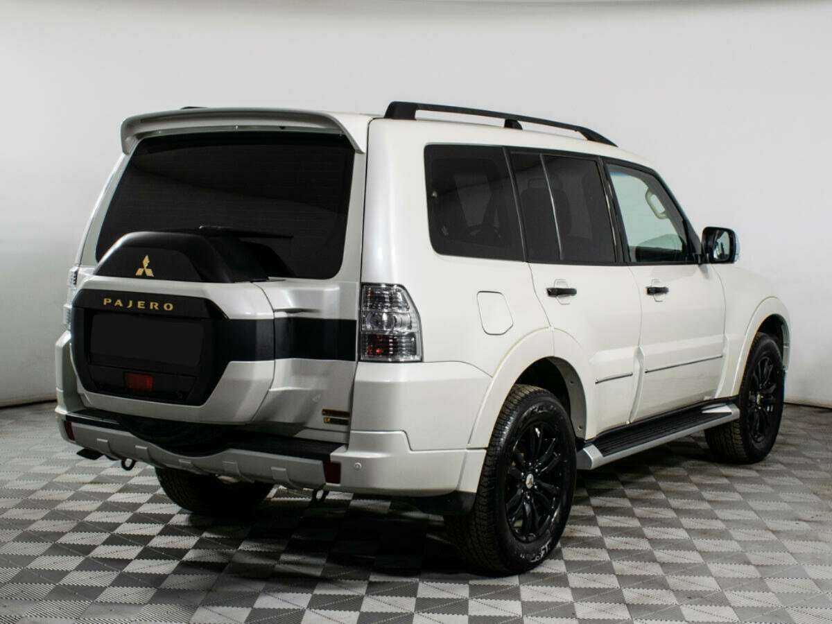 Купить Mitsubishi Pajero с пробегом. Фото: #4